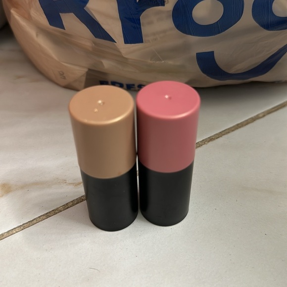 NUDESTIX
NUDIES Matte + Glow Core All Over Face Blush Color - Picture 1 of 5